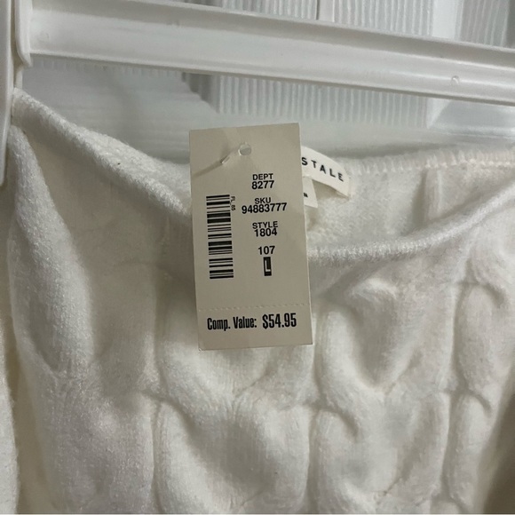 COPY - Hollister women’s white fuzzy soft cable knit off shoulder sweater - Picture 2 of 3